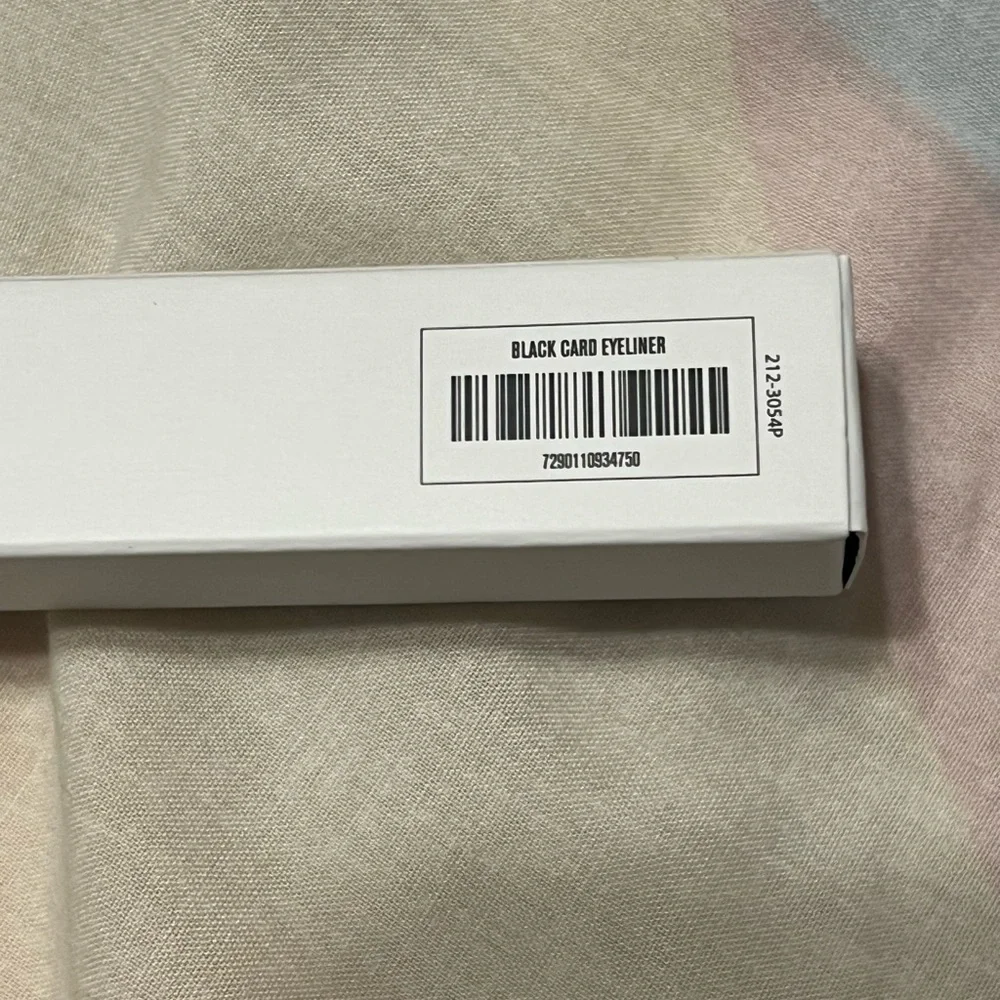 IL MAKIAGE Black Card Waterproof Liquid Eyeliner